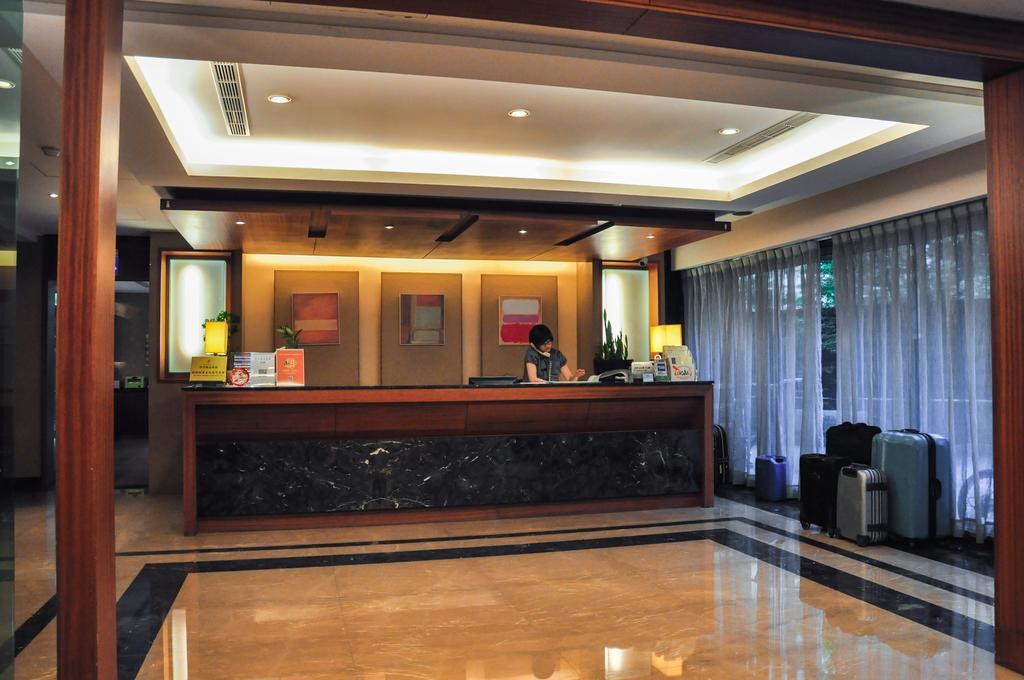 Jingan Classic Inn Джунхъ Екстериор снимка