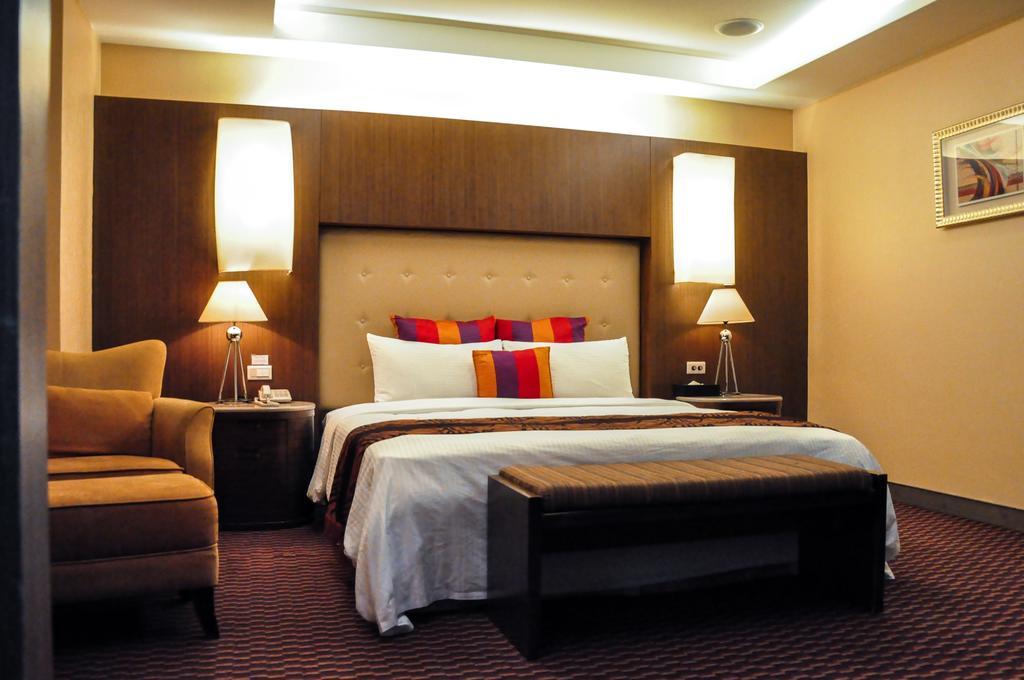 Jingan Classic Inn Джунхъ Екстериор снимка