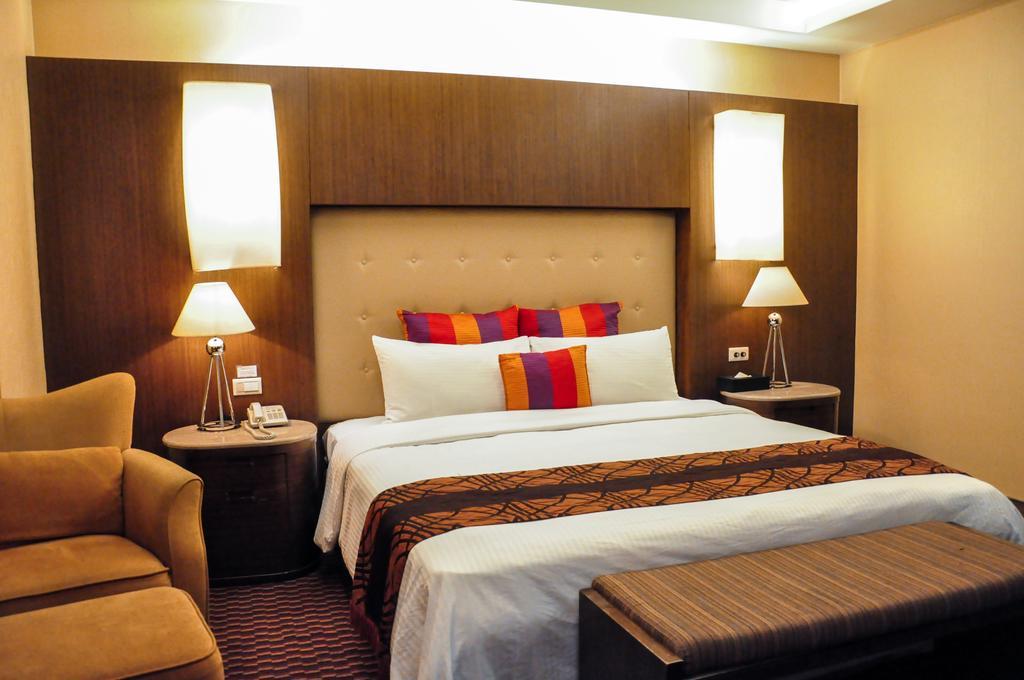 Jingan Classic Inn Джунхъ Екстериор снимка