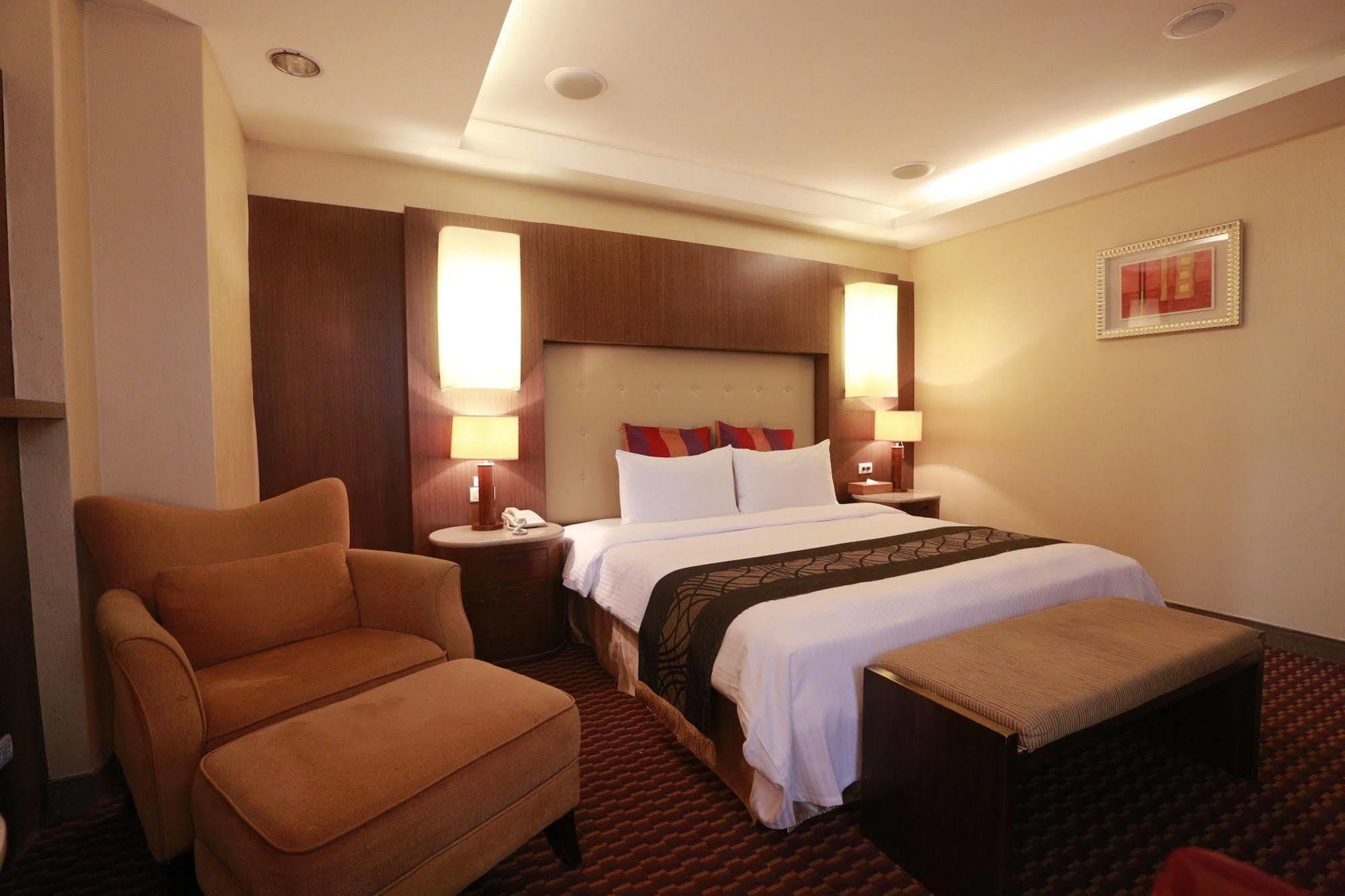 Jingan Classic Inn Джунхъ Екстериор снимка